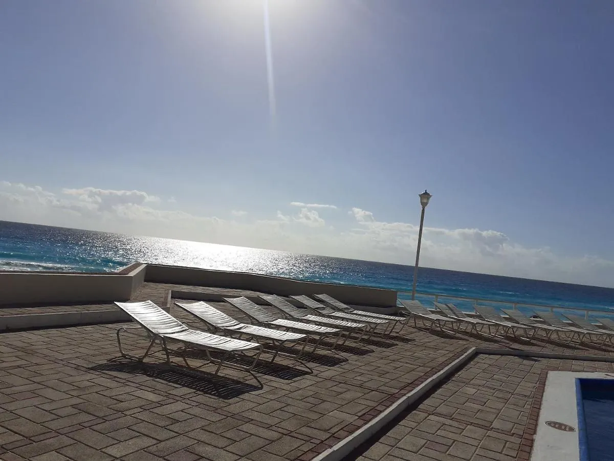 Turquise Beach Cancun Suite